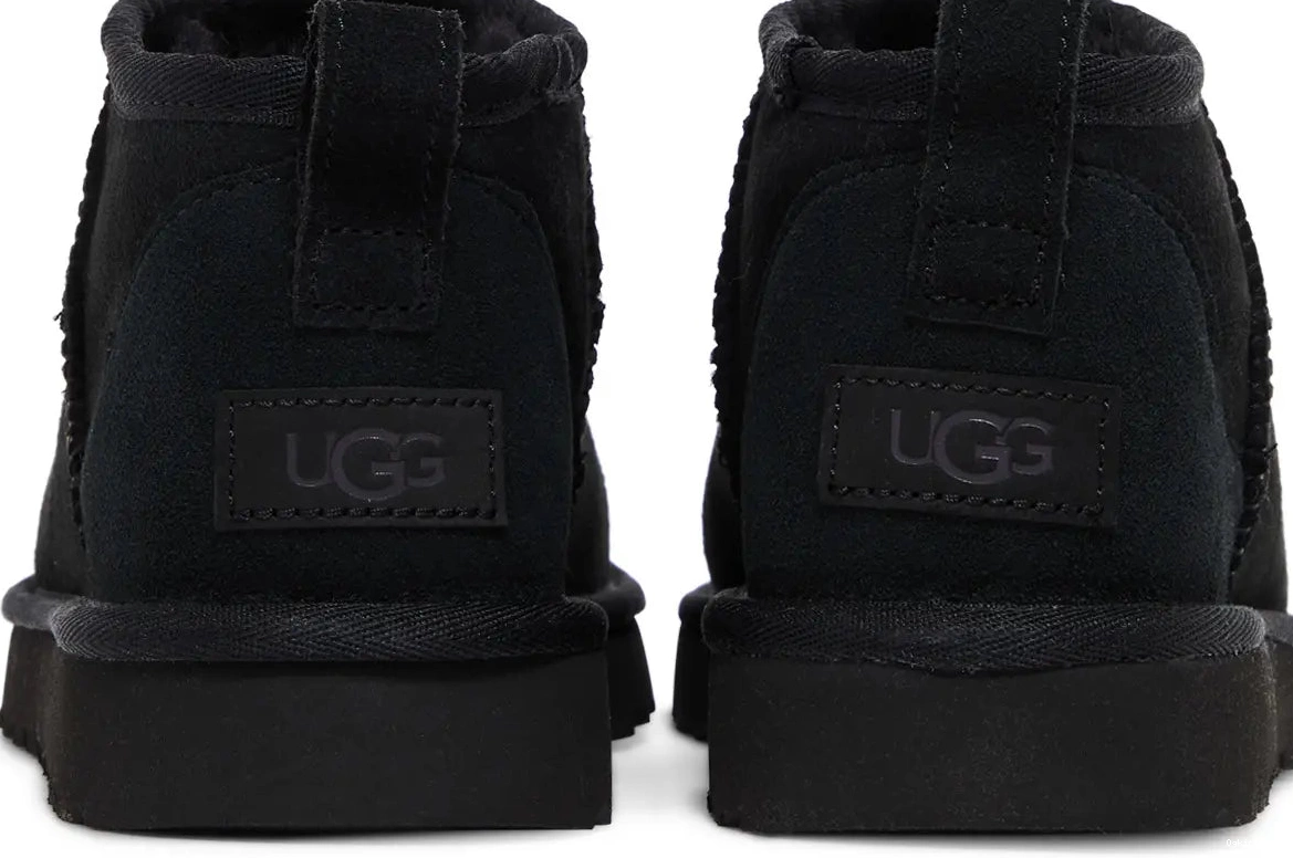 Black Classic W UGG Ultra Mini 0718